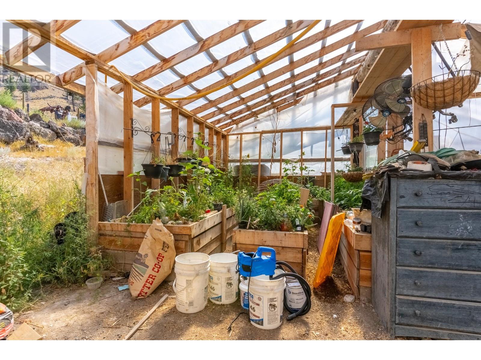 3580 Cariboo Hwy 97, Cache Creek, British Columbia  V0K 1H0 - Photo 21 - 180211