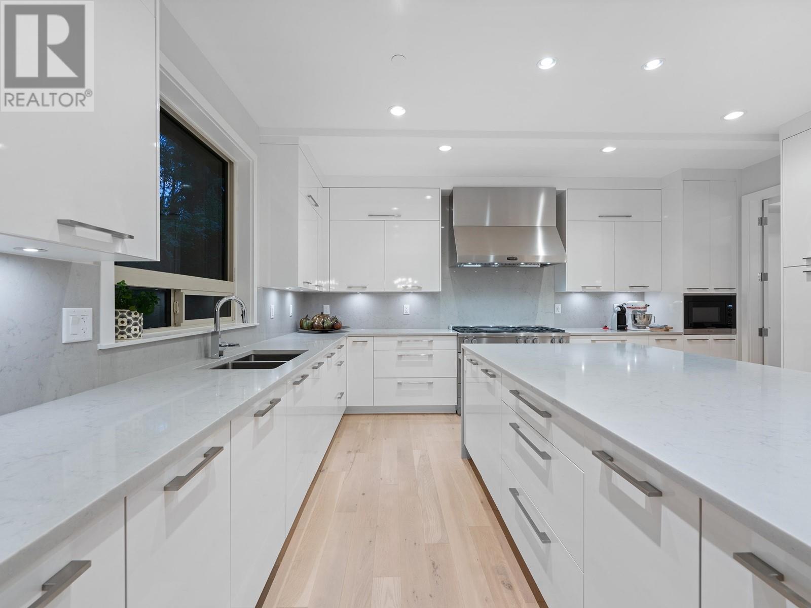 4062 Virginia Crescent, North Vancouver, British Columbia  V7R 3Z1 - Photo 15 - R2912321