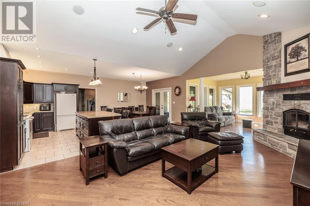 1040 Bertie Street, Fort Erie, Ontario L2A 5S1 - Photo 8 - 40548615