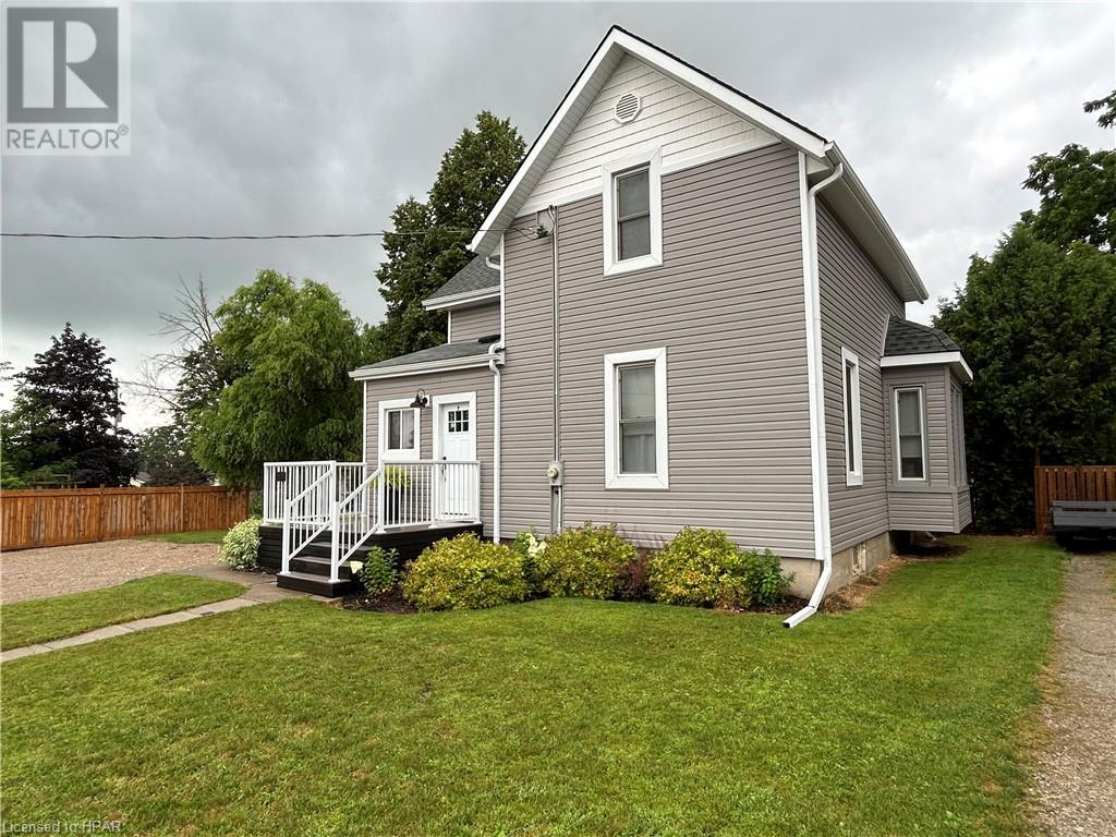 88 Kirk Street, Clinton, Ontario  N0M 1L0 - Photo 2 - 40627287