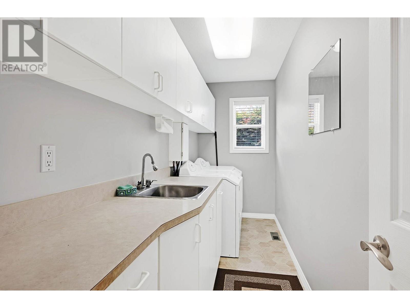 919 Invermere Crt, Kamloops, British Columbia  V2B 7T3 - Photo 22 - 180212