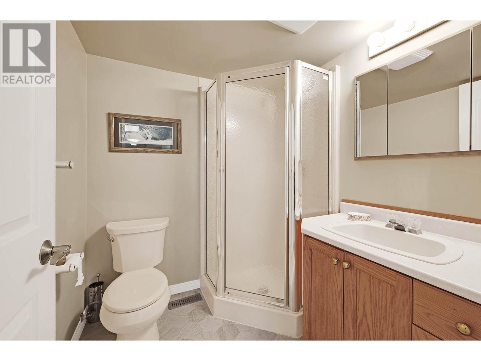 919 Invermere Crt, Kamloops, British Columbia  V2B 7T3 - Photo 34 - 180212