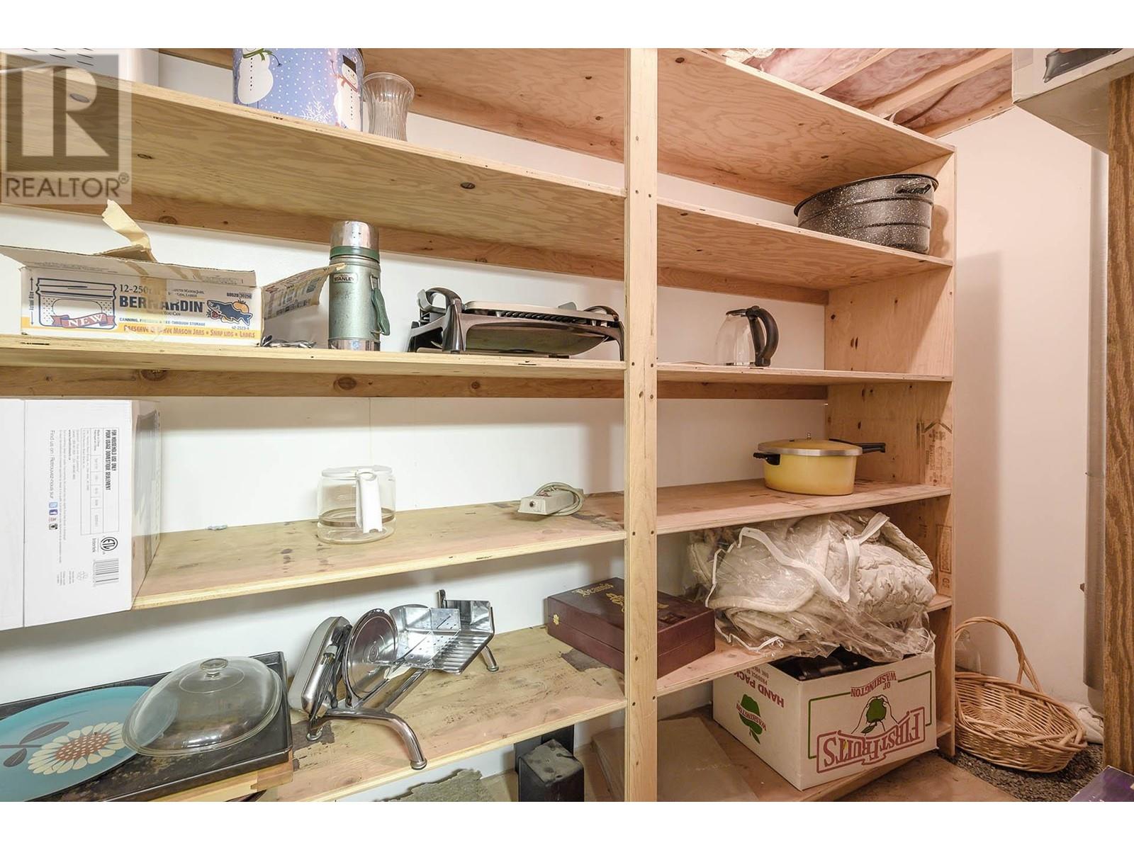 919 Invermere Crt, Kamloops, British Columbia  V2B 7T3 - Photo 35 - 180212