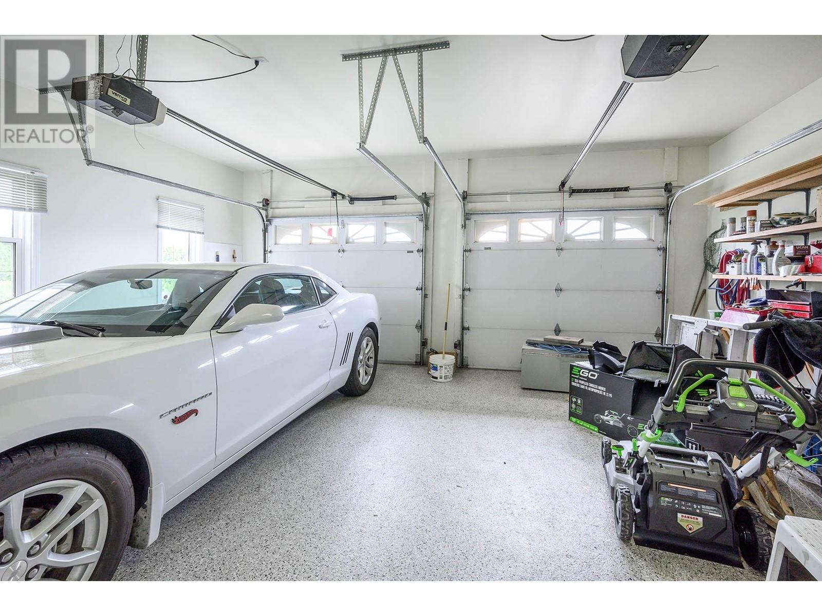 919 Invermere Crt, Kamloops, British Columbia  V2B 7T3 - Photo 36 - 180212