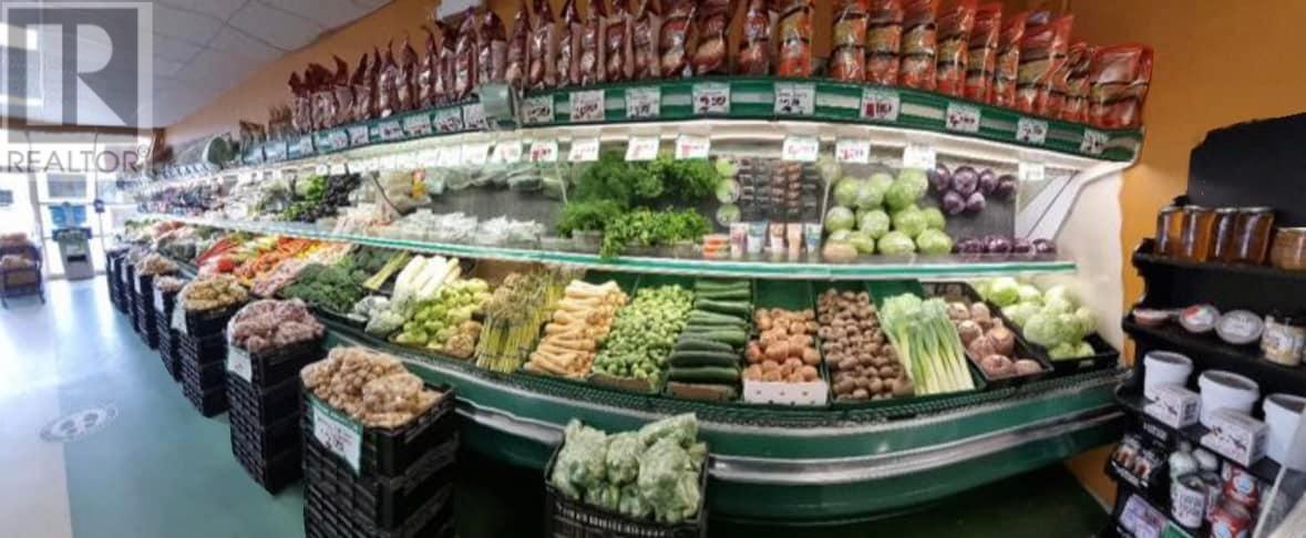 18-1415 Hillside Drive, Kamloops, British Columbia   - Photo 2 - 180214