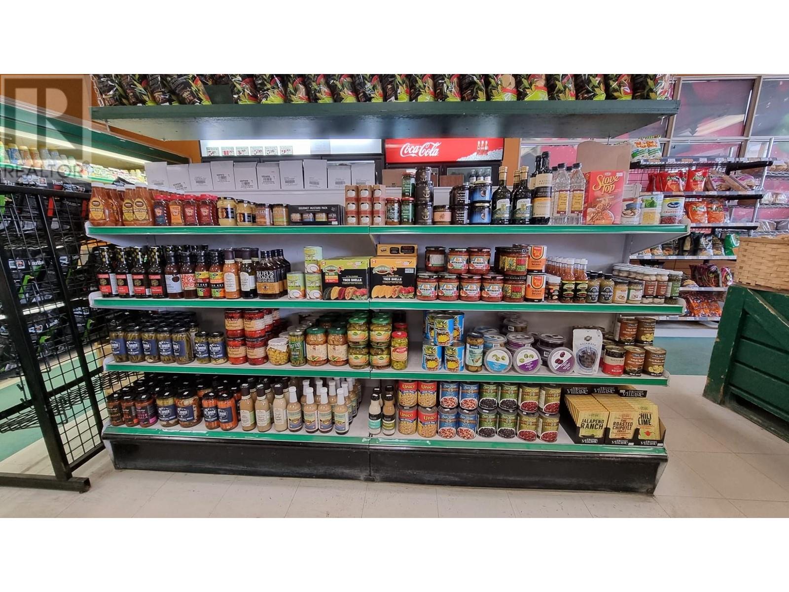 18-1415 Hillside Drive, Kamloops, British Columbia   - Photo 3 - 180214