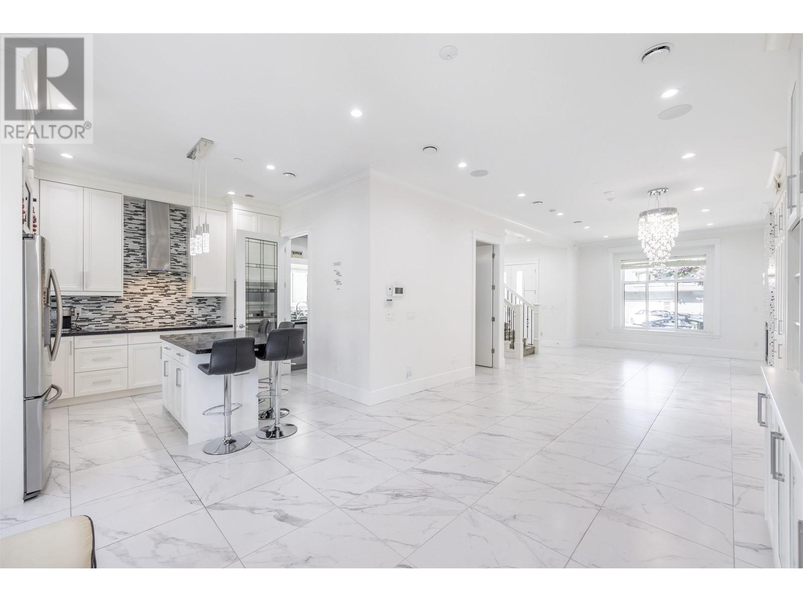 Listing Picture 3 of 8 : 172 ONTARIO PLACE, Vancouver / 溫哥華 - 魯藝地產 Yvonne Lu Group - MLS Medallion Club Member