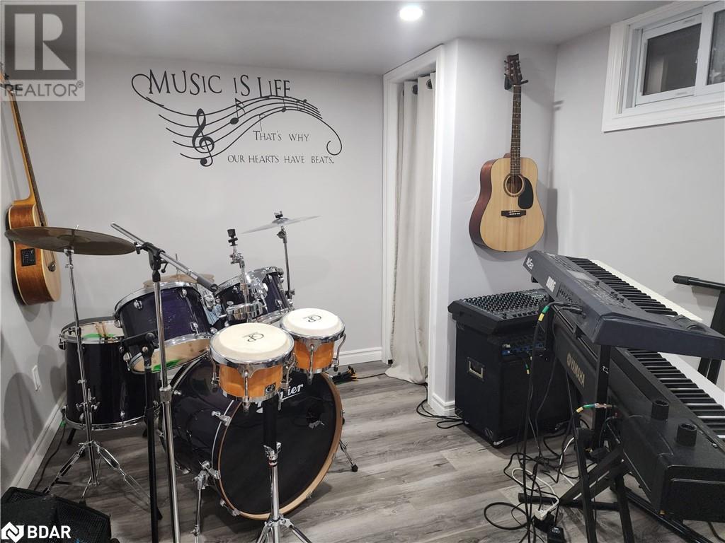 Image of property at 15 BAYSHORE Crescent