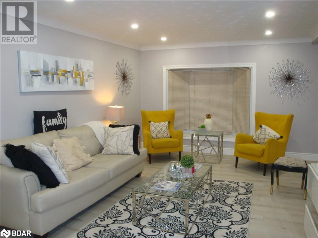 Image of property at 15 BAYSHORE Crescent