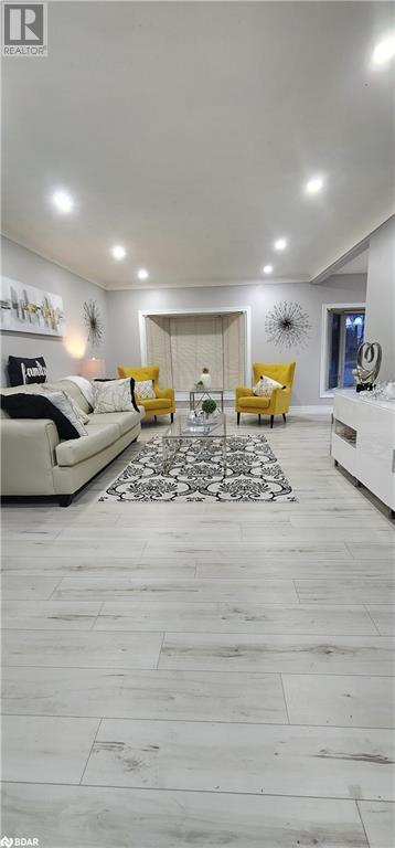 Image of property at 15 BAYSHORE Crescent