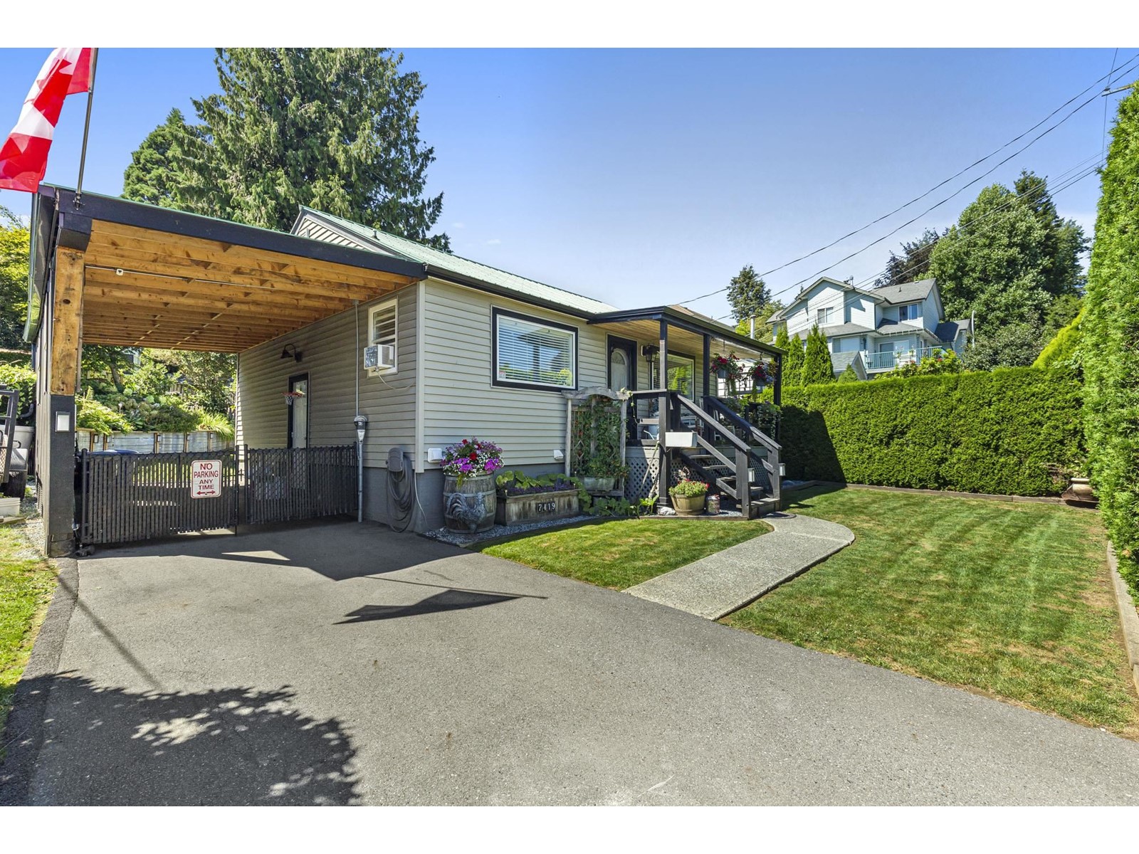 7419 Stave Lake Street, Mission, British Columbia  V2V 4E6 - Photo 2 - R2912231