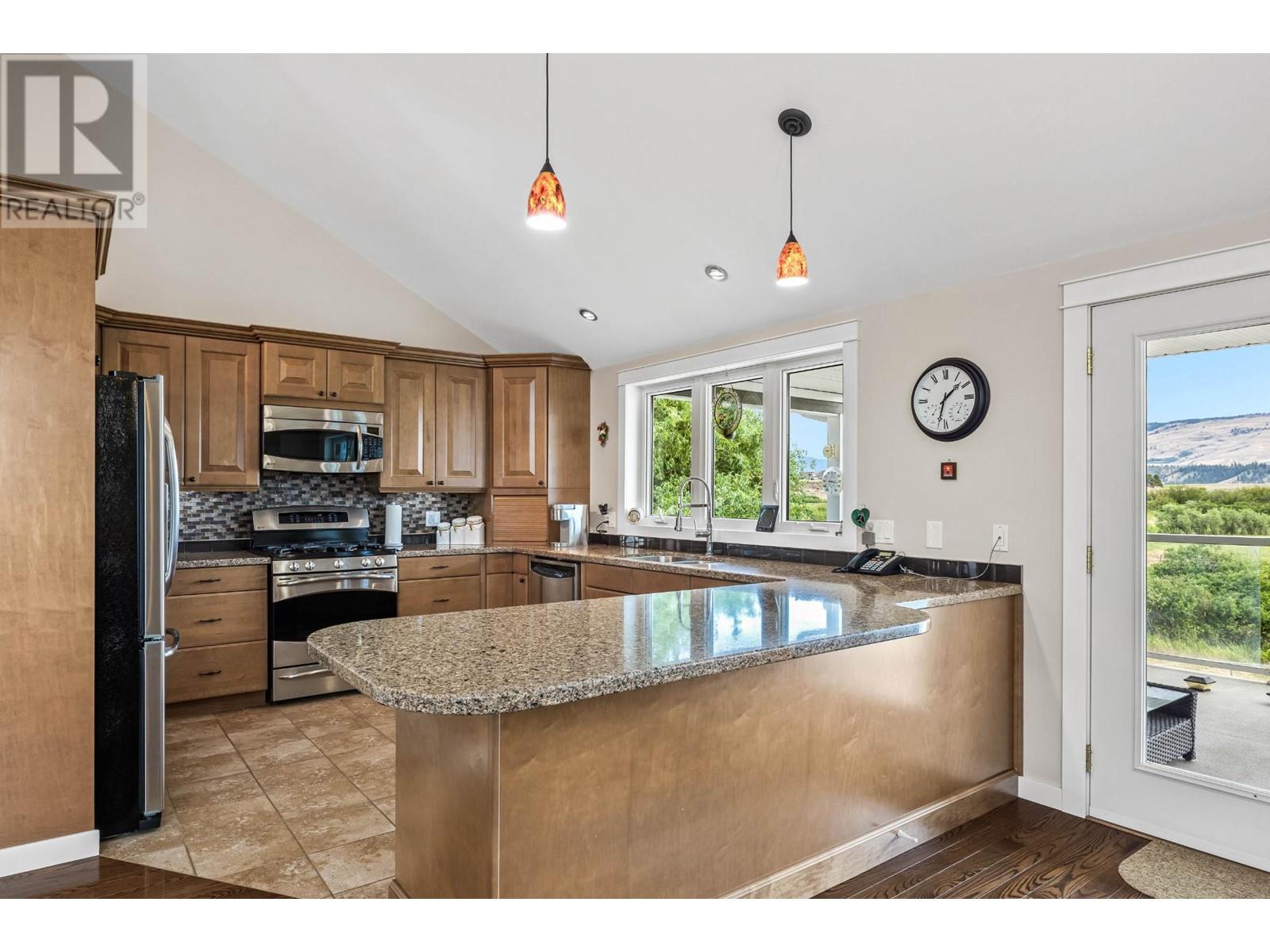 2477 Burgess Ave, Merritt, British Columbia  V1K 1R3 - Photo 10 - 180222