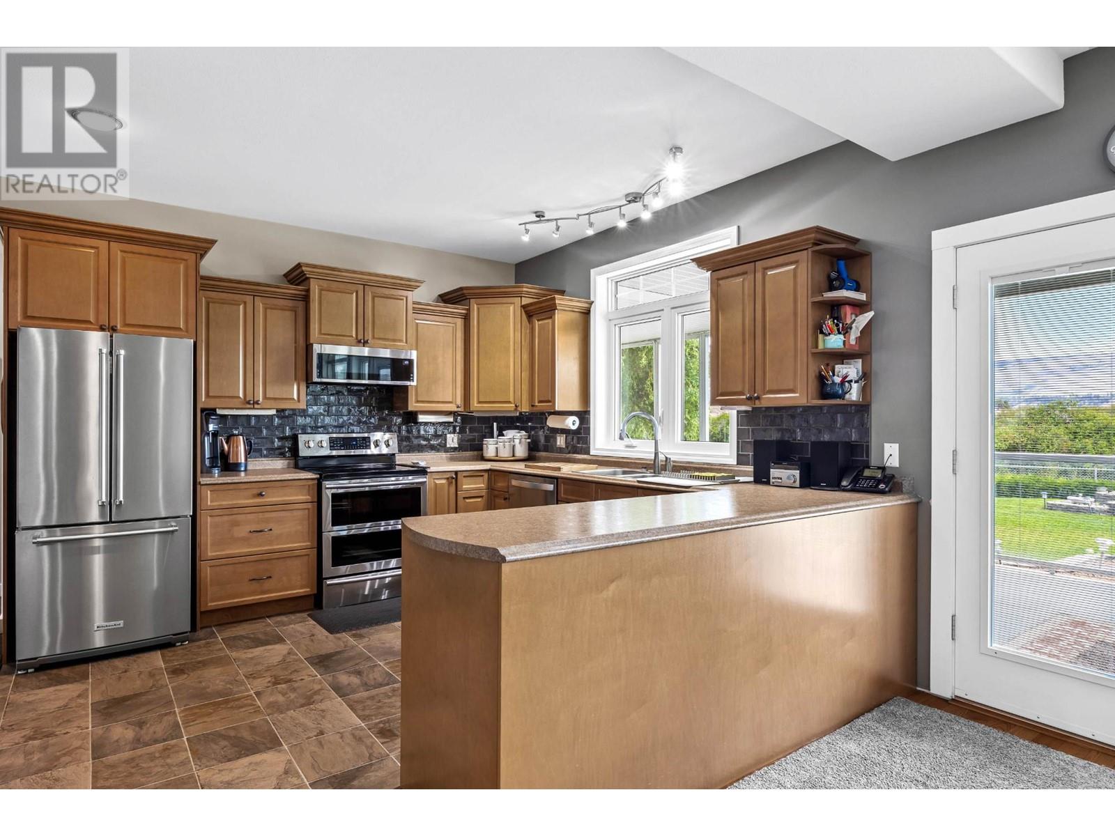 2477 Burgess Ave, Merritt, British Columbia  V1K 1R3 - Photo 25 - 180222