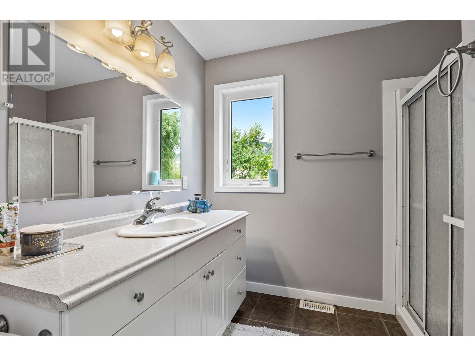 2477 Burgess Ave, Merritt, British Columbia  V1K 1R3 - Photo 32 - 180222