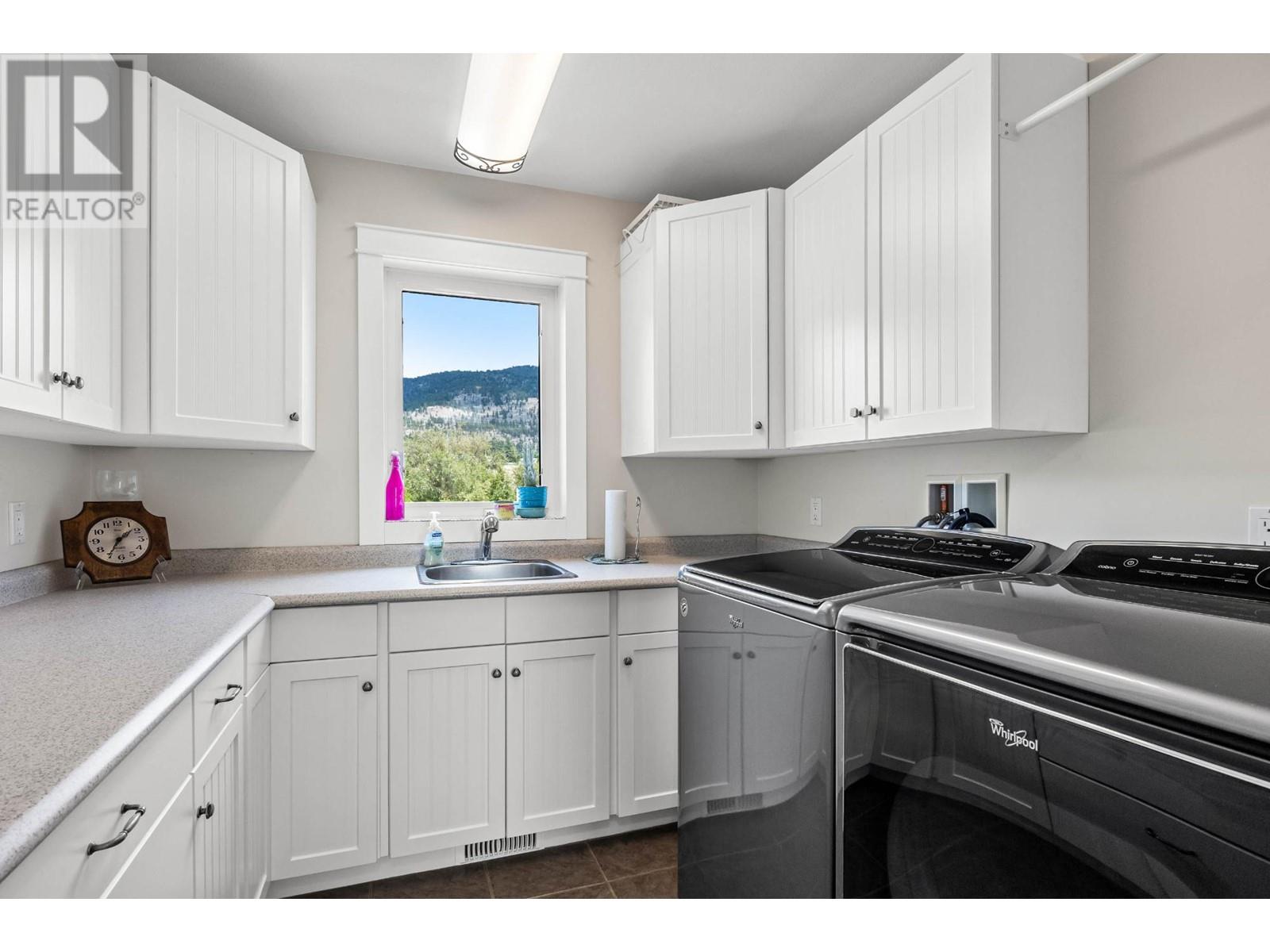 2477 Burgess Ave, Merritt, British Columbia  V1K 1R3 - Photo 35 - 180222