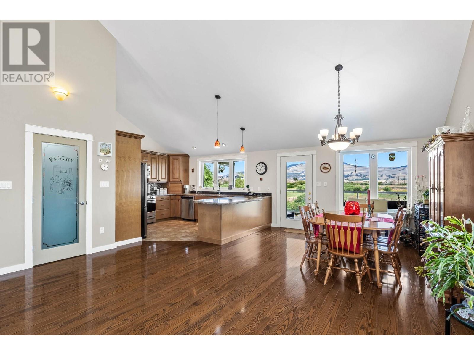 2477 Burgess Ave, Merritt, British Columbia  V1K 1R3 - Photo 7 - 180222