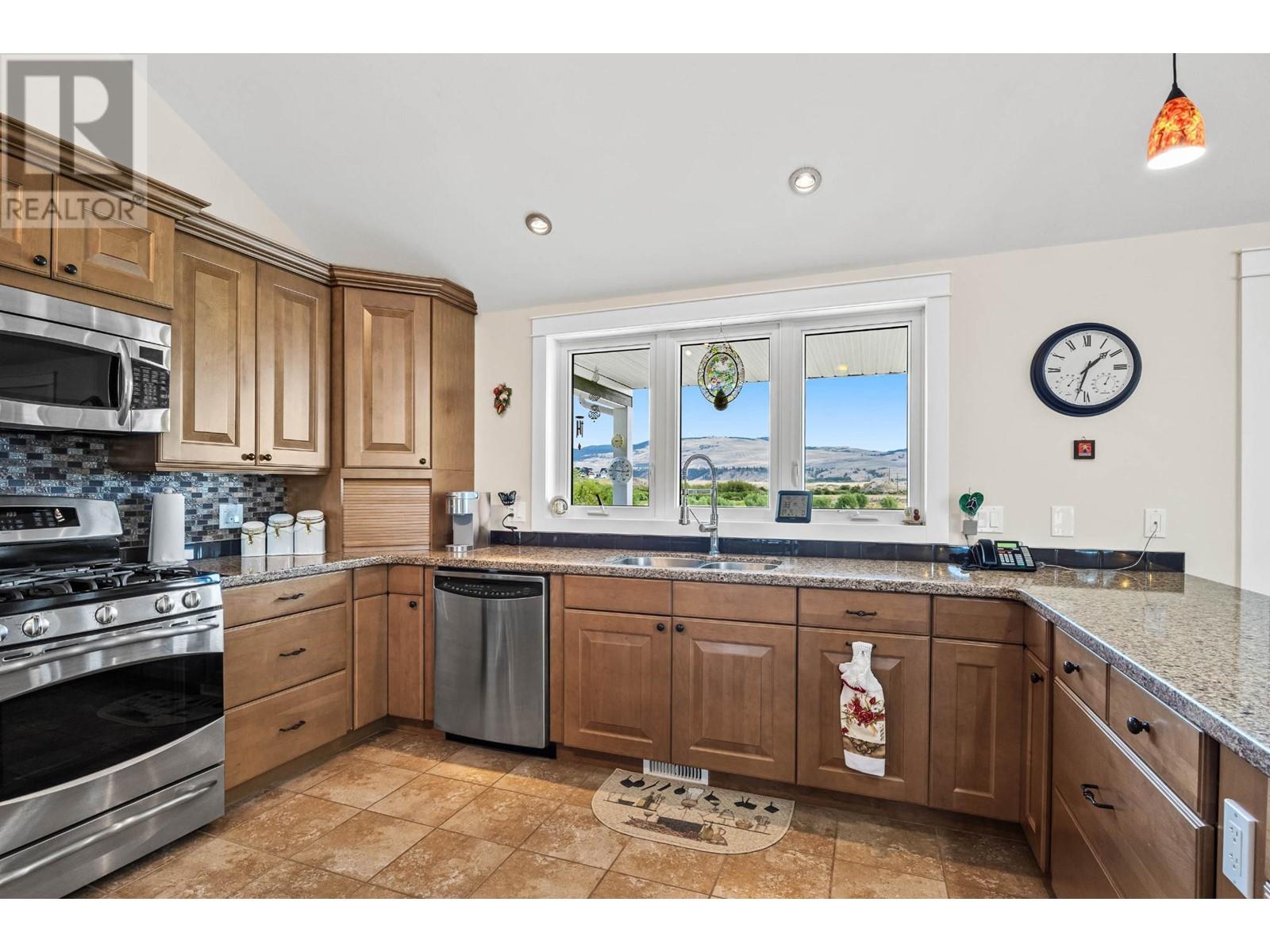 2477 Burgess Ave, Merritt, British Columbia  V1K 1R3 - Photo 9 - 180222