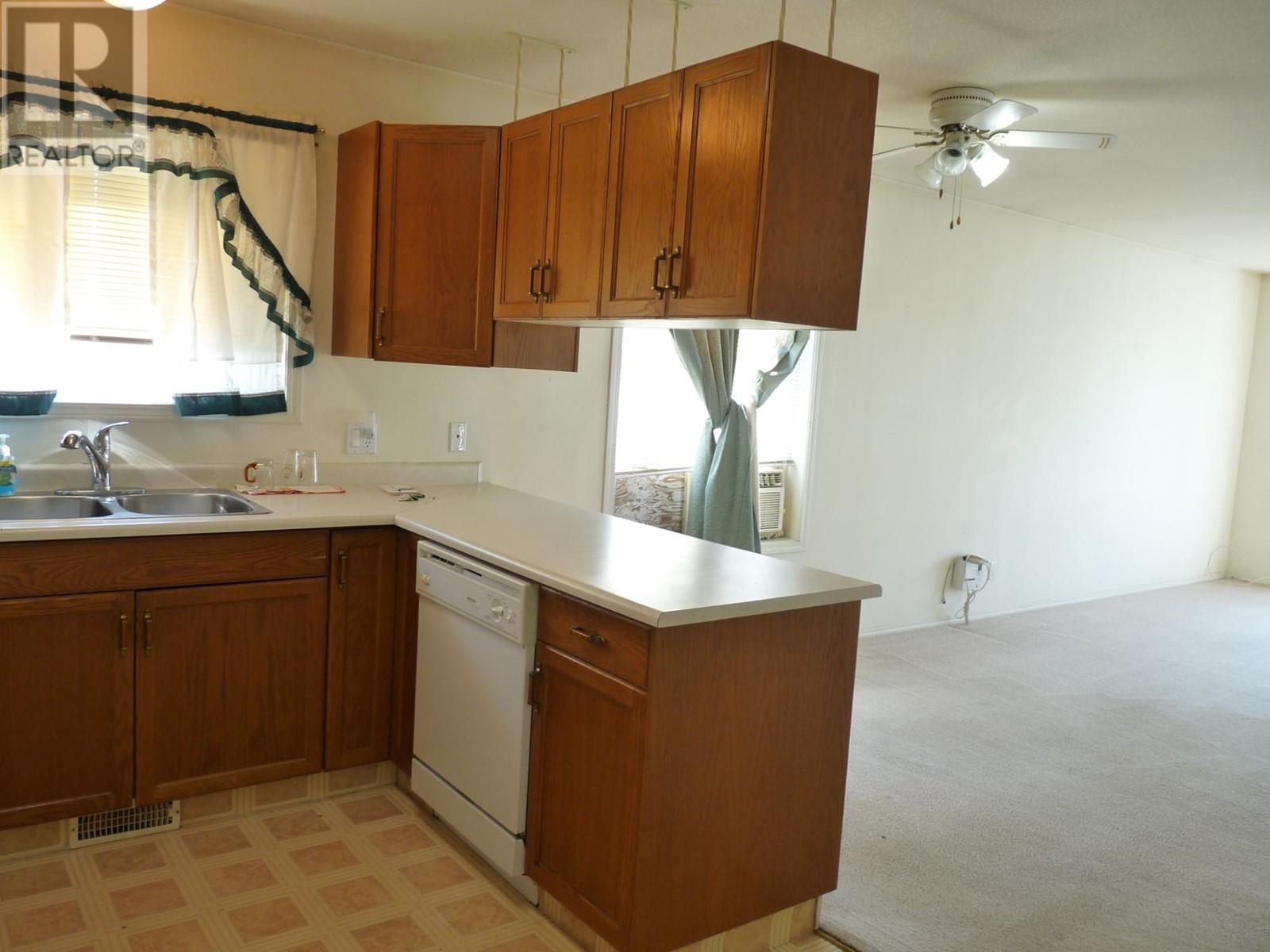 56-1525 Ord Rd, Kamloops, British Columbia  V2B 7V2 - Photo 5 - 180223