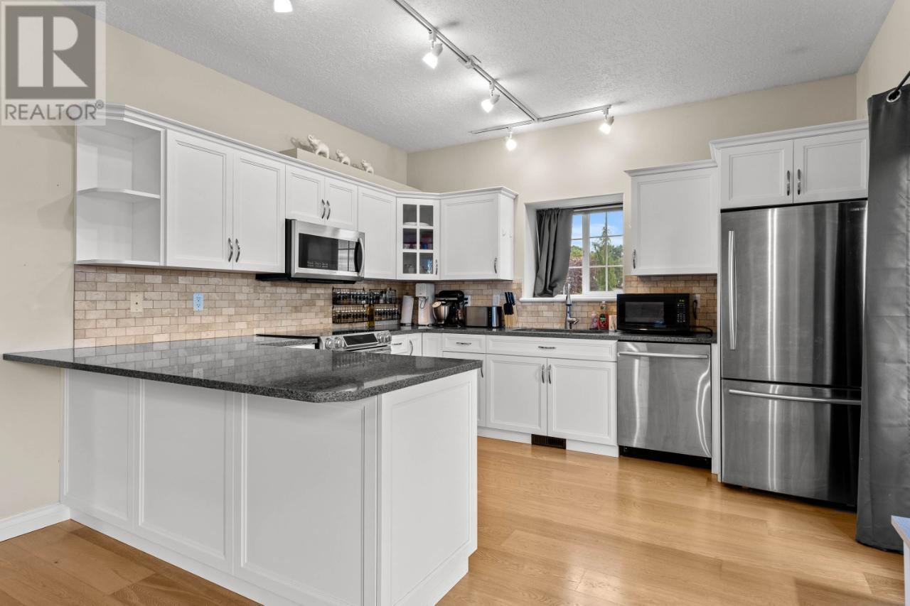 501-875 Sahali Terrace, Kamloops, British Columbia   - Photo 9 - 180210