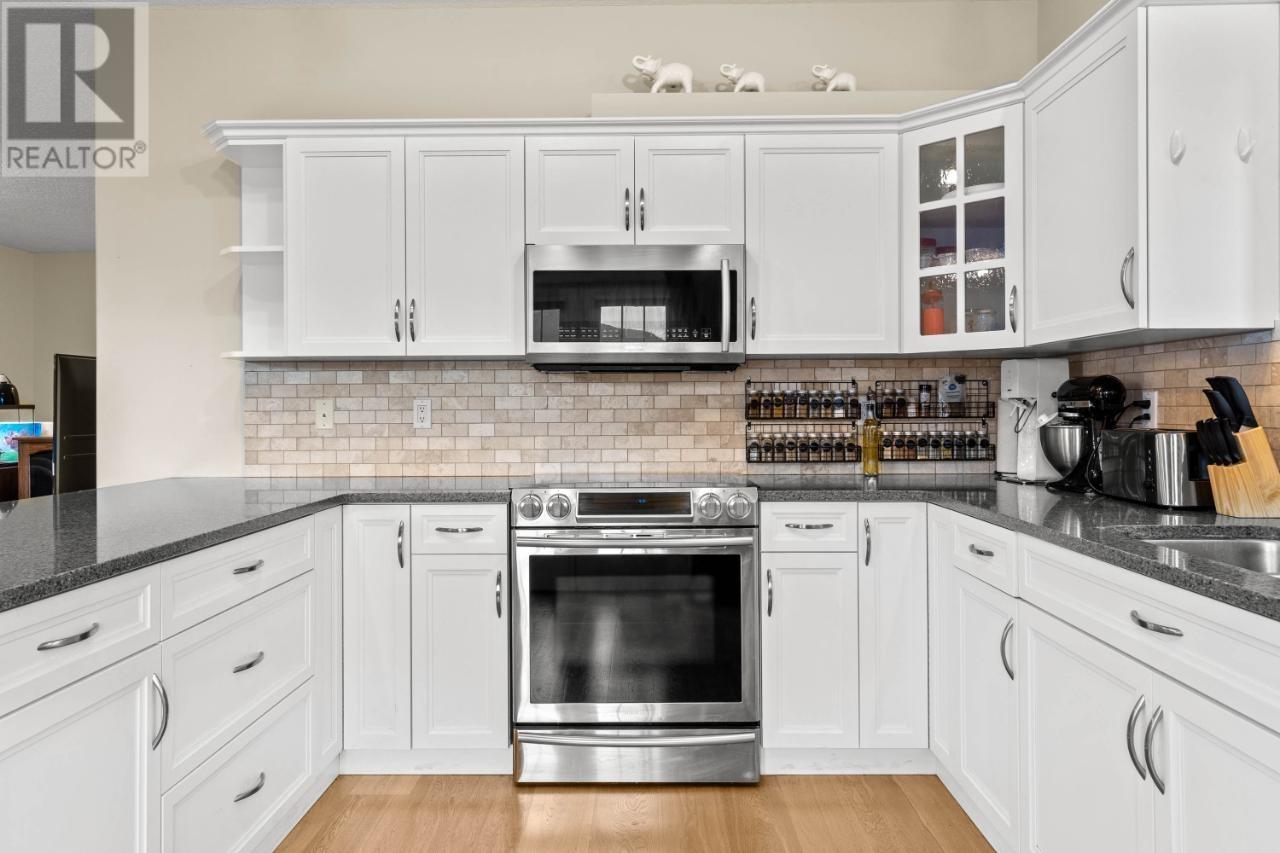 501-875 Sahali Terrace, Kamloops, British Columbia   - Photo 8 - 180210