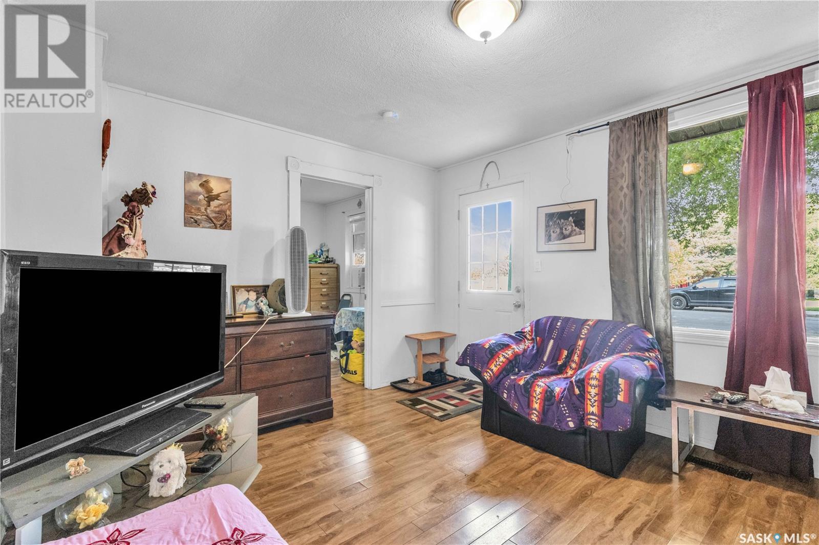 Property at 219 Y AVENUE S image 3