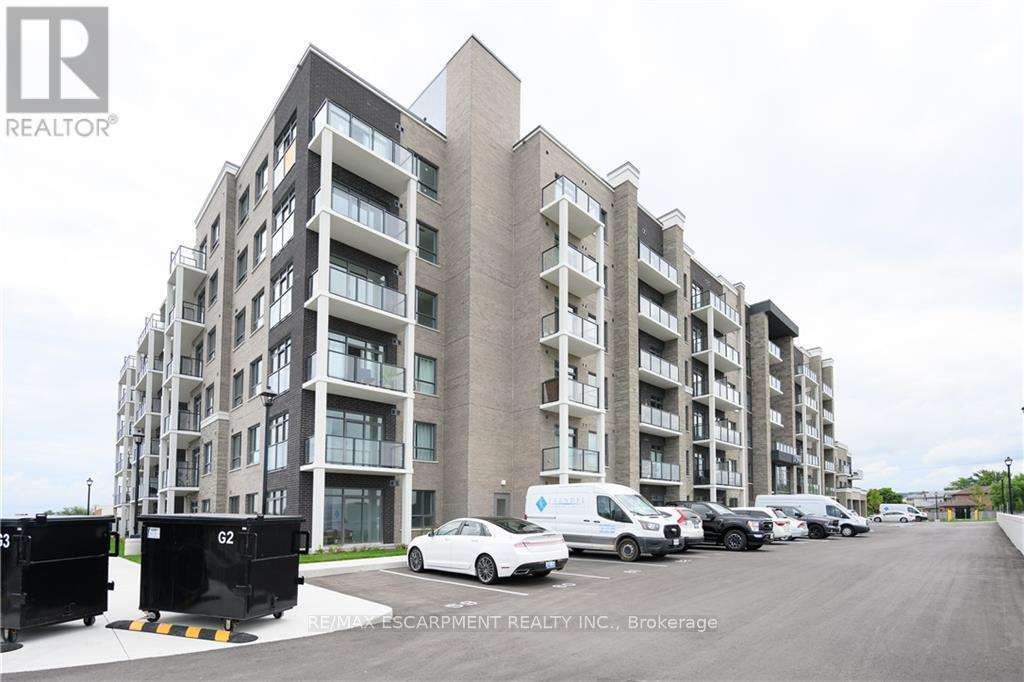 Фото объекта недвижимости 401 - 5055 GREENLANE ROAD