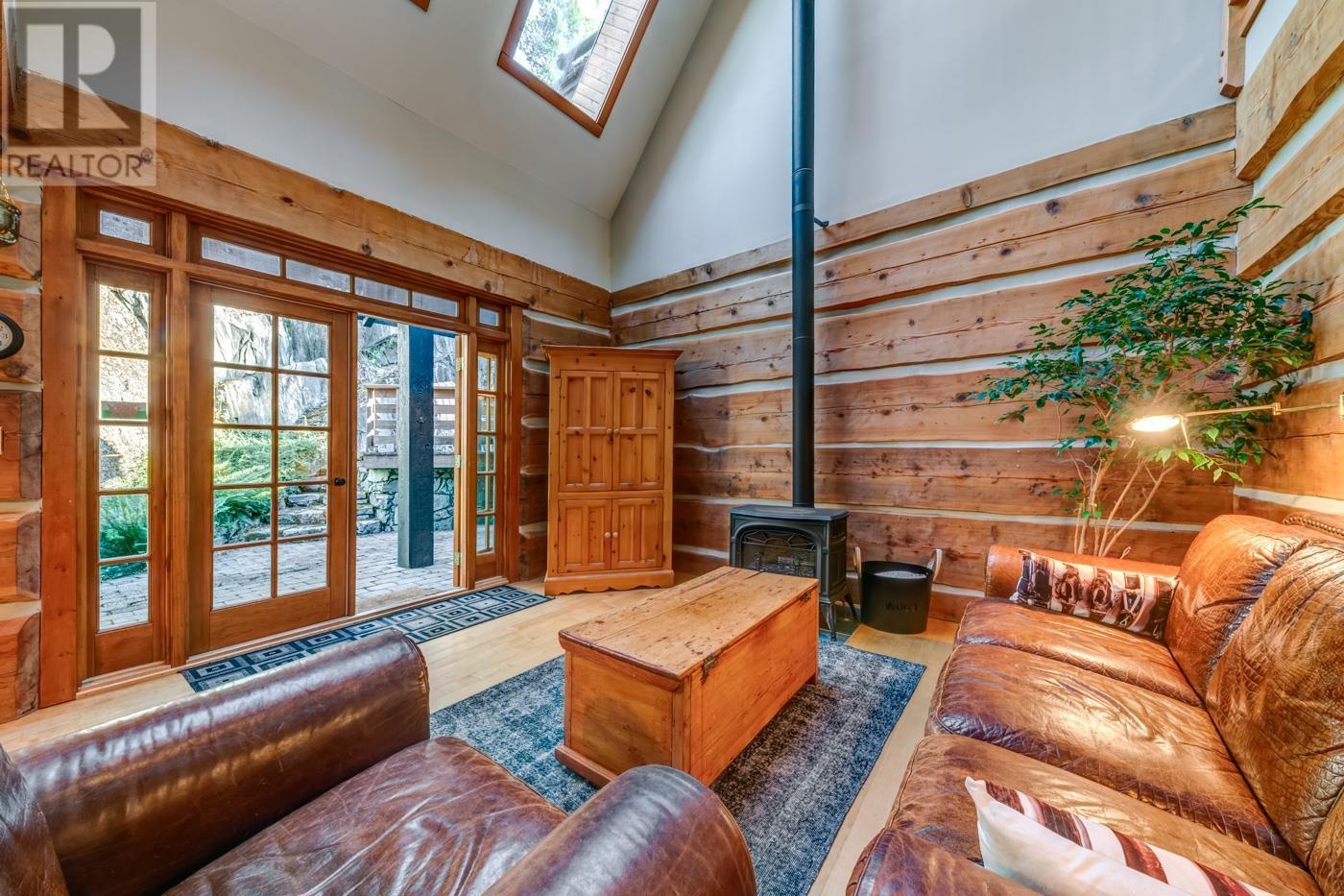 3561 Falcon Crescent, Whistler, British Columbia V8E 0B9 - Photo 11 - R2912731