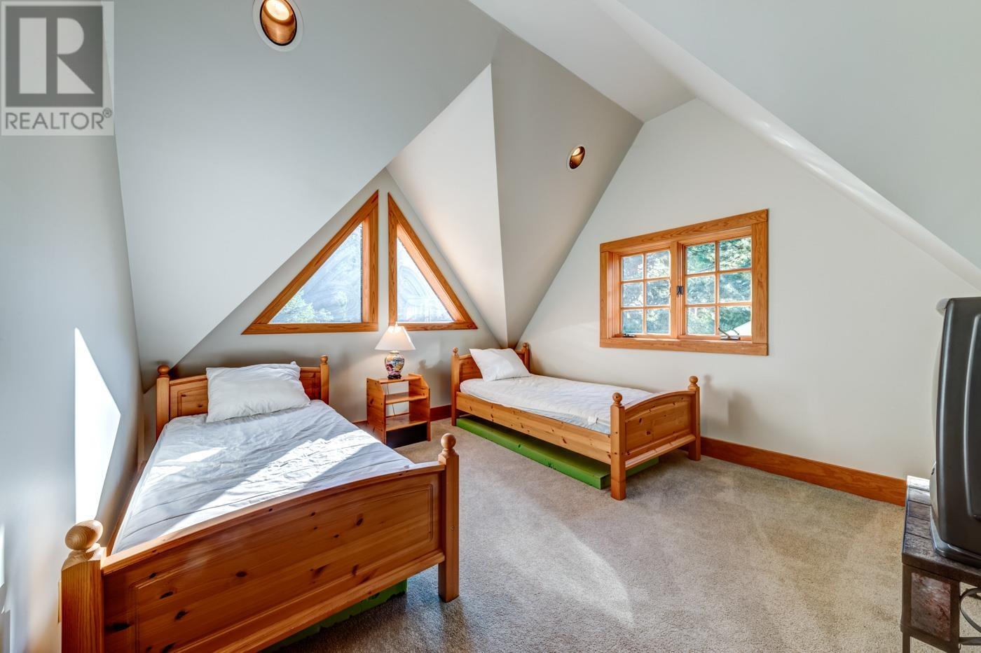 3561 Falcon Crescent, Whistler, British Columbia V8E 0B9 - Photo 24 - R2912731