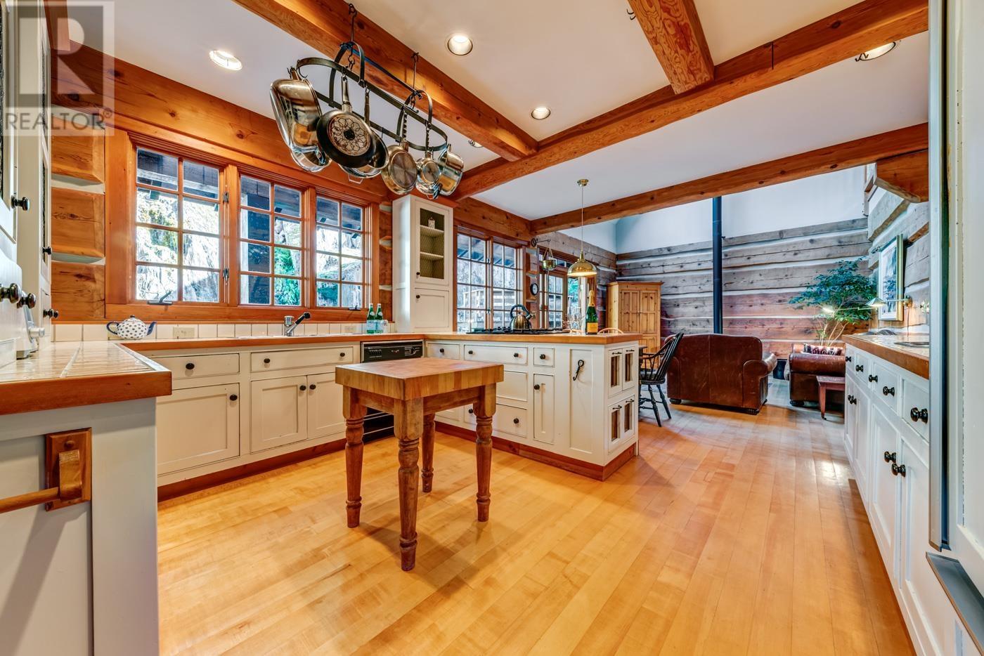 3561 Falcon Crescent, Whistler, British Columbia V8E 0B9 - Photo 7 - R2912731