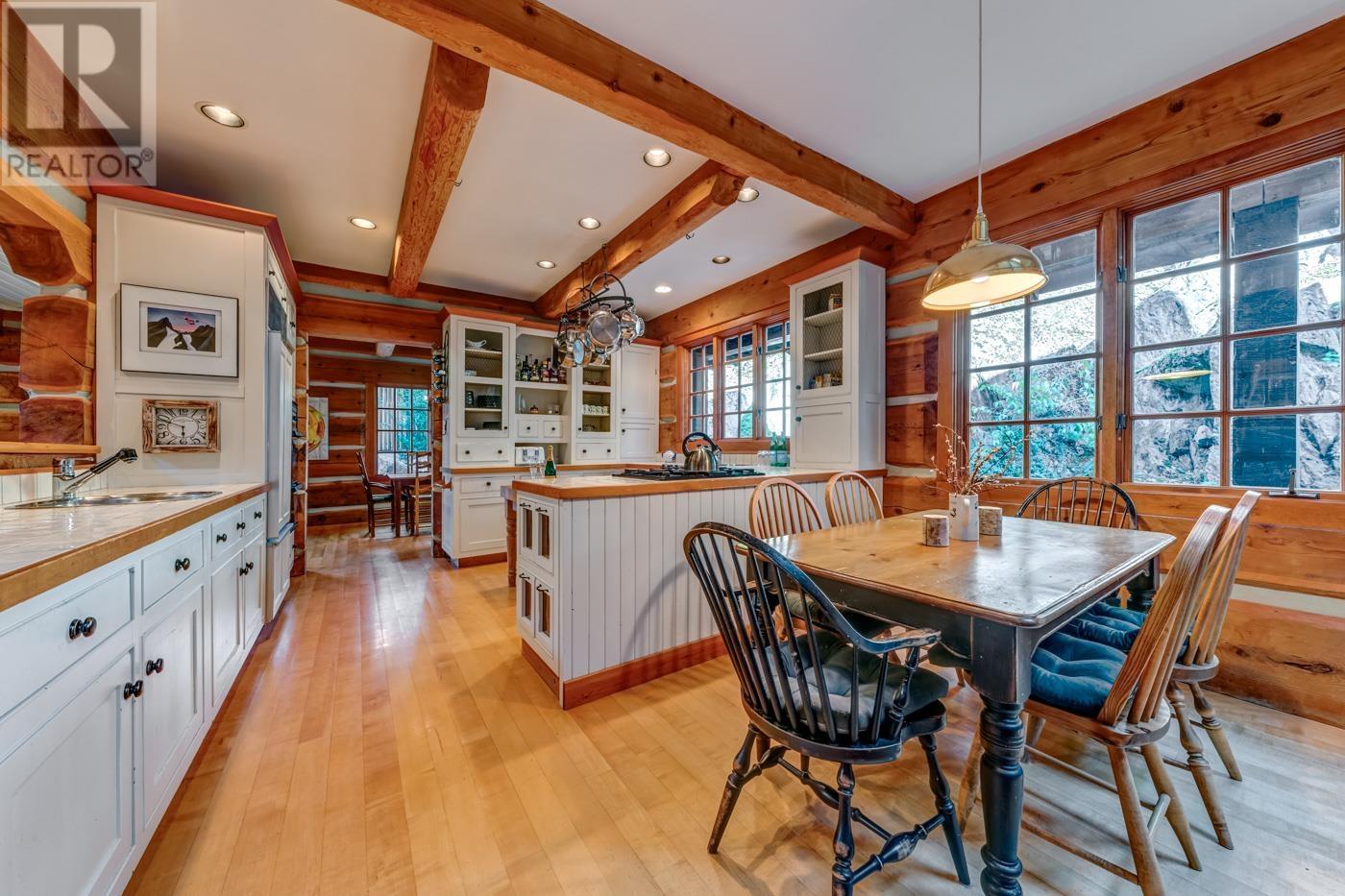 3561 Falcon Crescent, Whistler, British Columbia V8E 0B9 - Photo 9 - R2912731