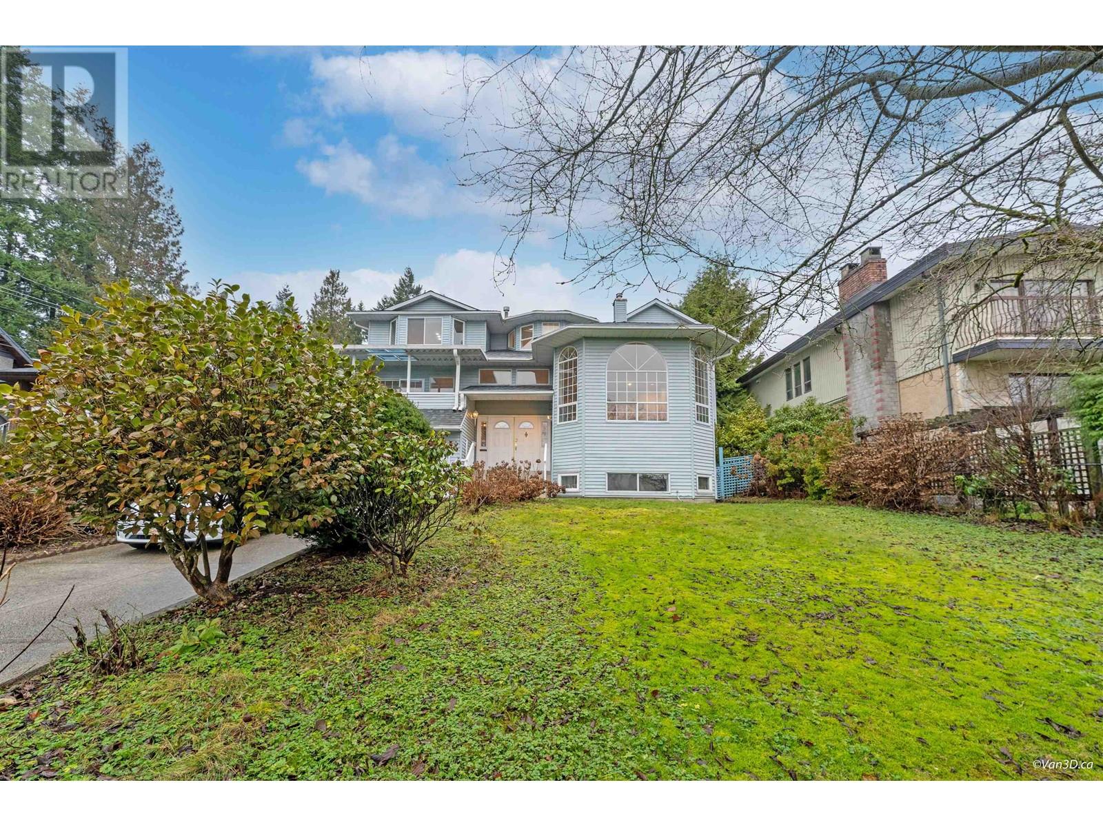 5843 Carson Street, Burnaby, British Columbia  V5J 2Z7 - Photo 2 - R2912754