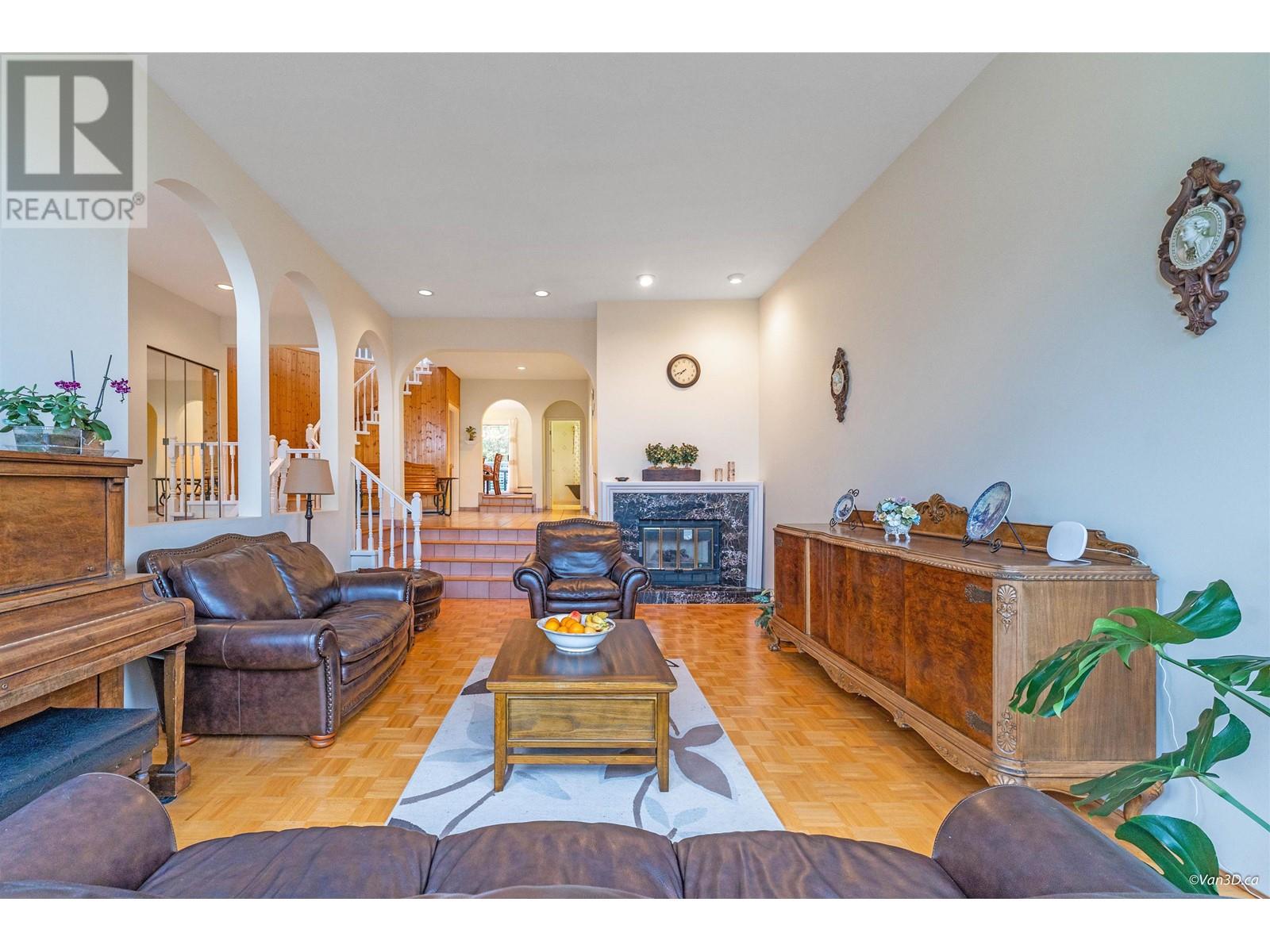 5843 Carson Street, Burnaby, British Columbia  V5J 2Z7 - Photo 4 - R2912754