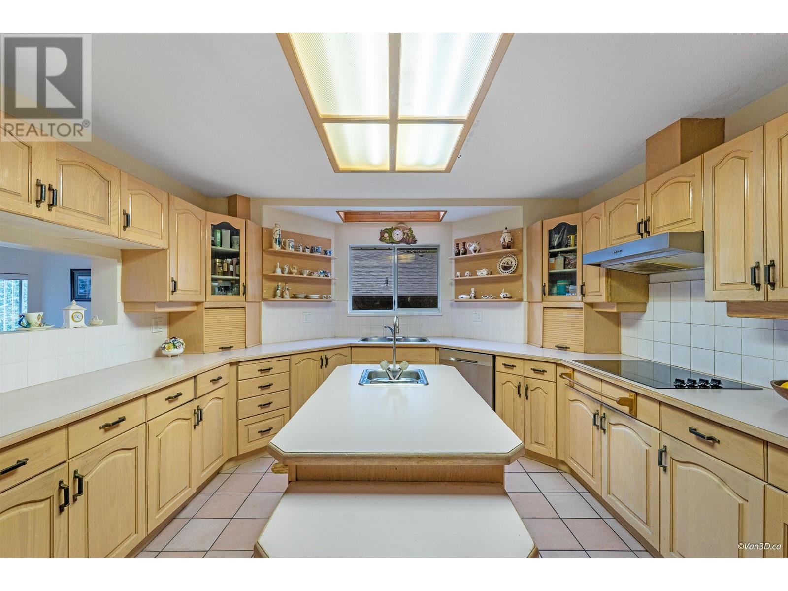 5843 Carson Street, Burnaby, British Columbia  V5J 2Z7 - Photo 8 - R2912754