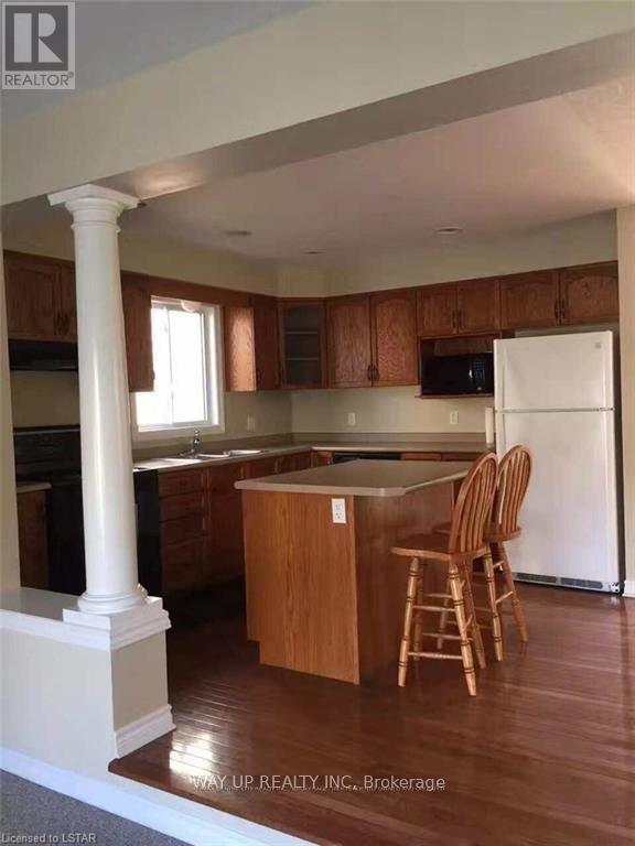 Property at 671 OAKCROSSING ROAD image 4