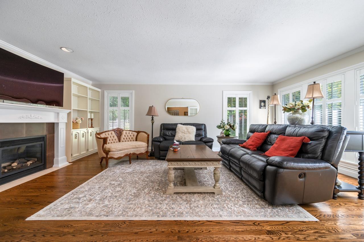 Property at 12967 21A AVENUE image 3