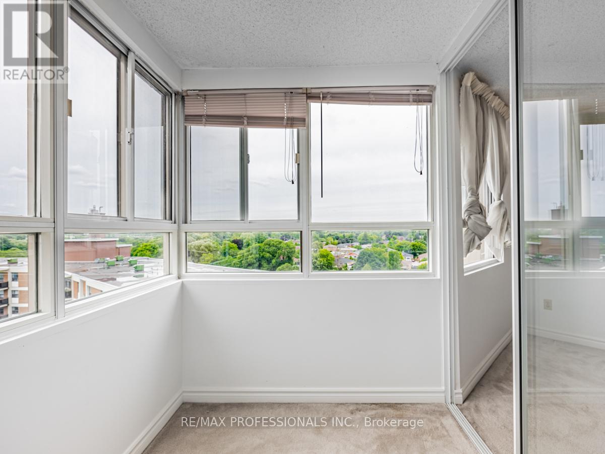 1502 - 4 Park Vista, Toronto (O'connor-Parkview), Ontario  M4B 3M8 - Photo 12 - E9242534