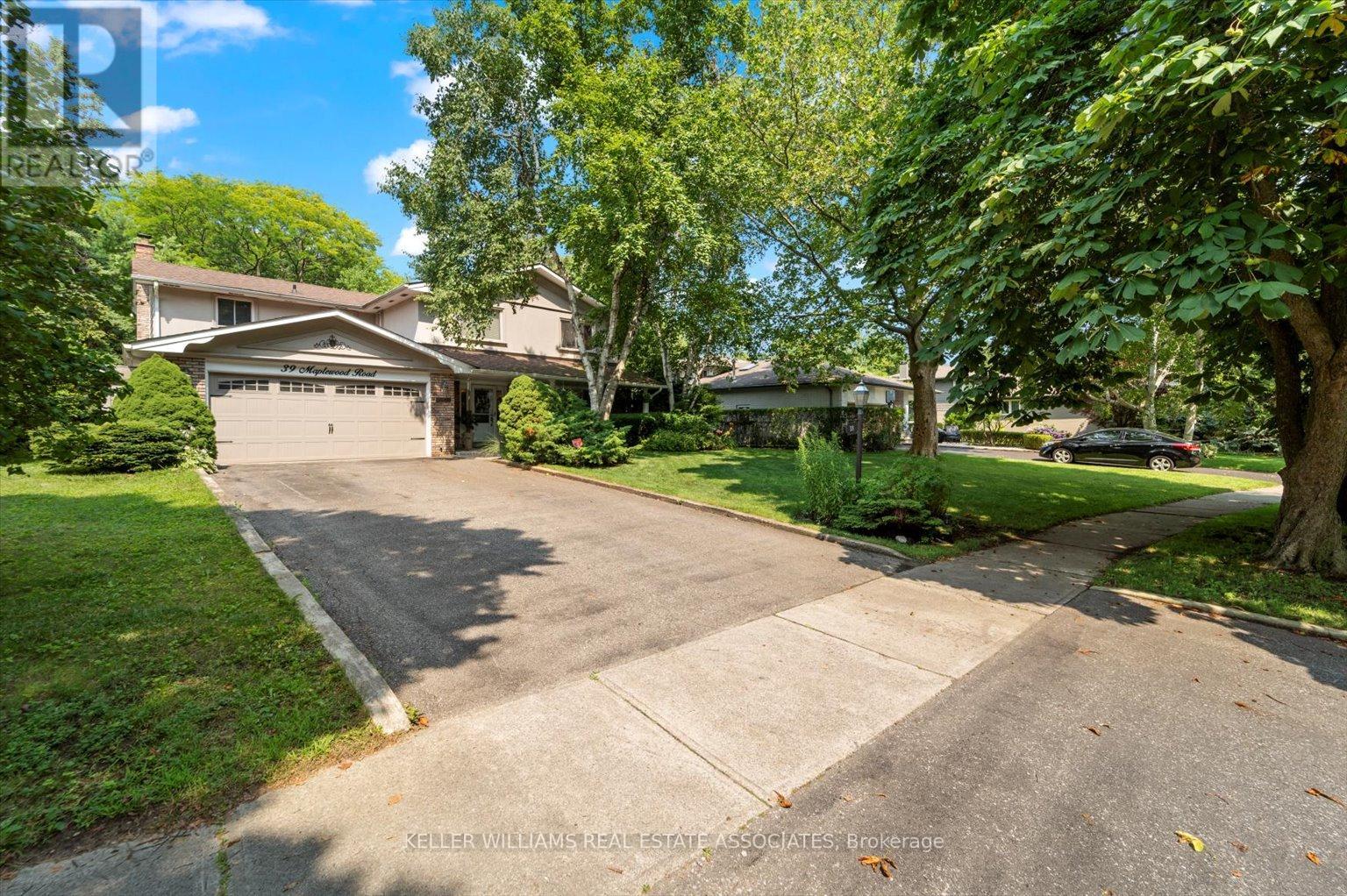 39 Maplewood Road, Mississauga (Mineola), Ontario  L5G 2M7 - Photo 2 - W9242790