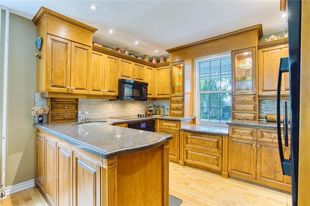 Image of property at 341 Main Street W