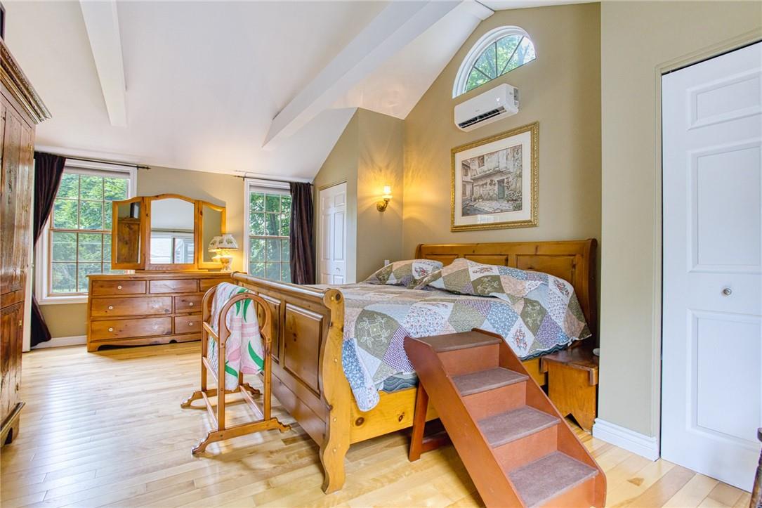 Image of property at 341 Main Street W