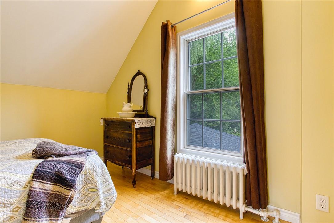 Image of property at 341 Main Street W