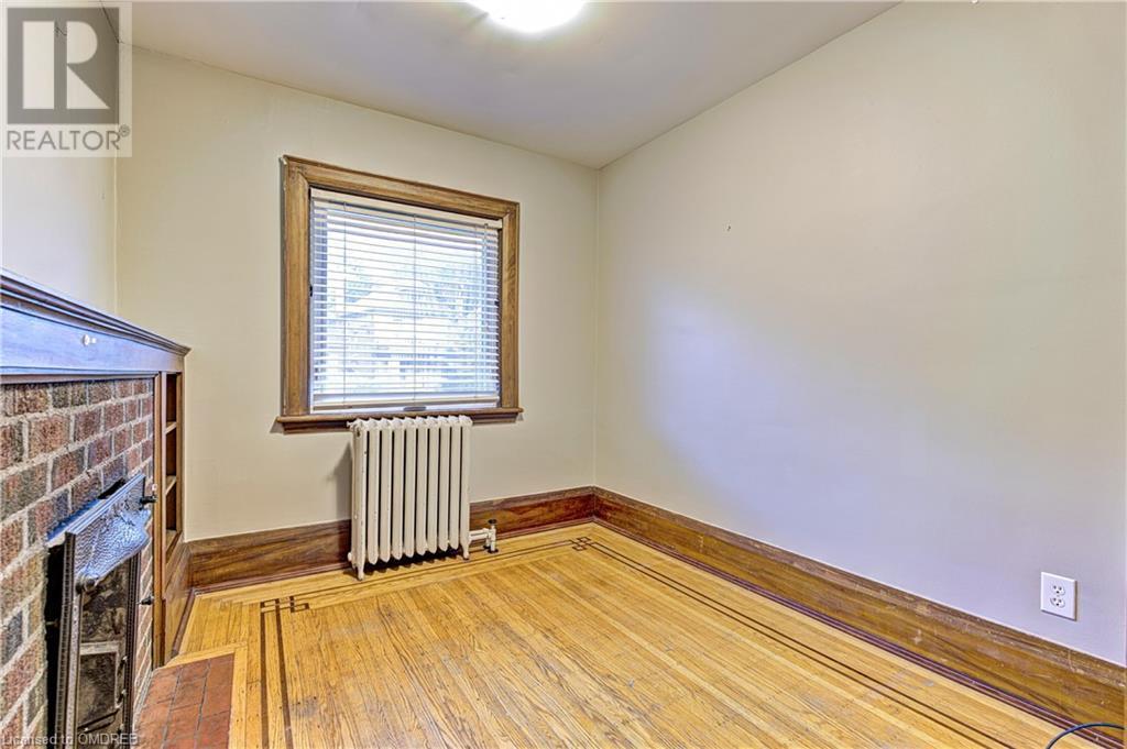 Image of property at 34 SOUTH OVAL