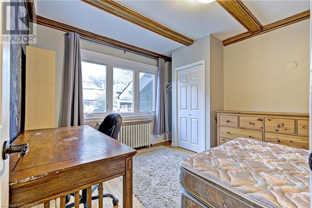 Image of property at 34 SOUTH OVAL