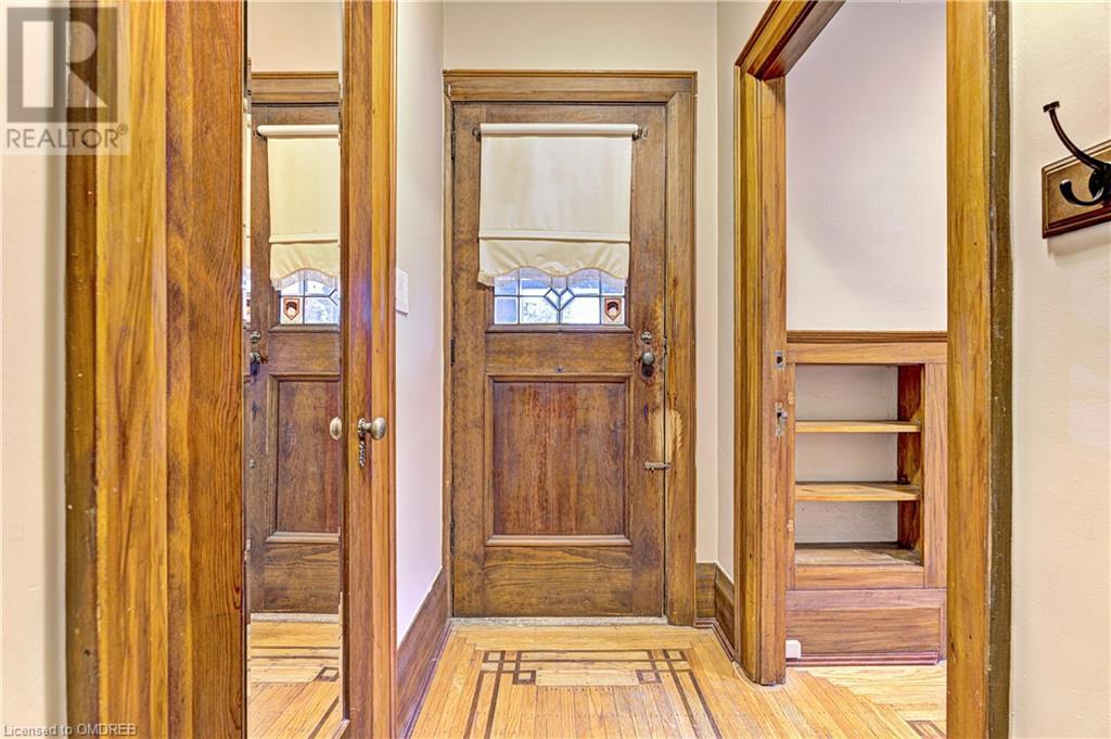 Image of property at 34 SOUTH OVAL