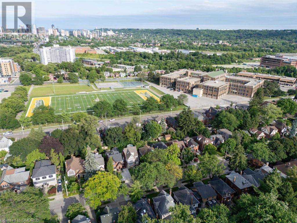 Image of property at 34 SOUTH OVAL