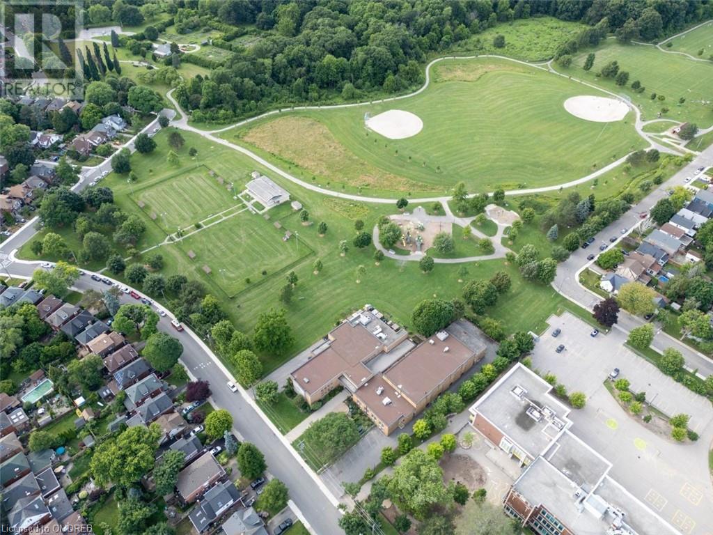 Image of property at 34 SOUTH OVAL