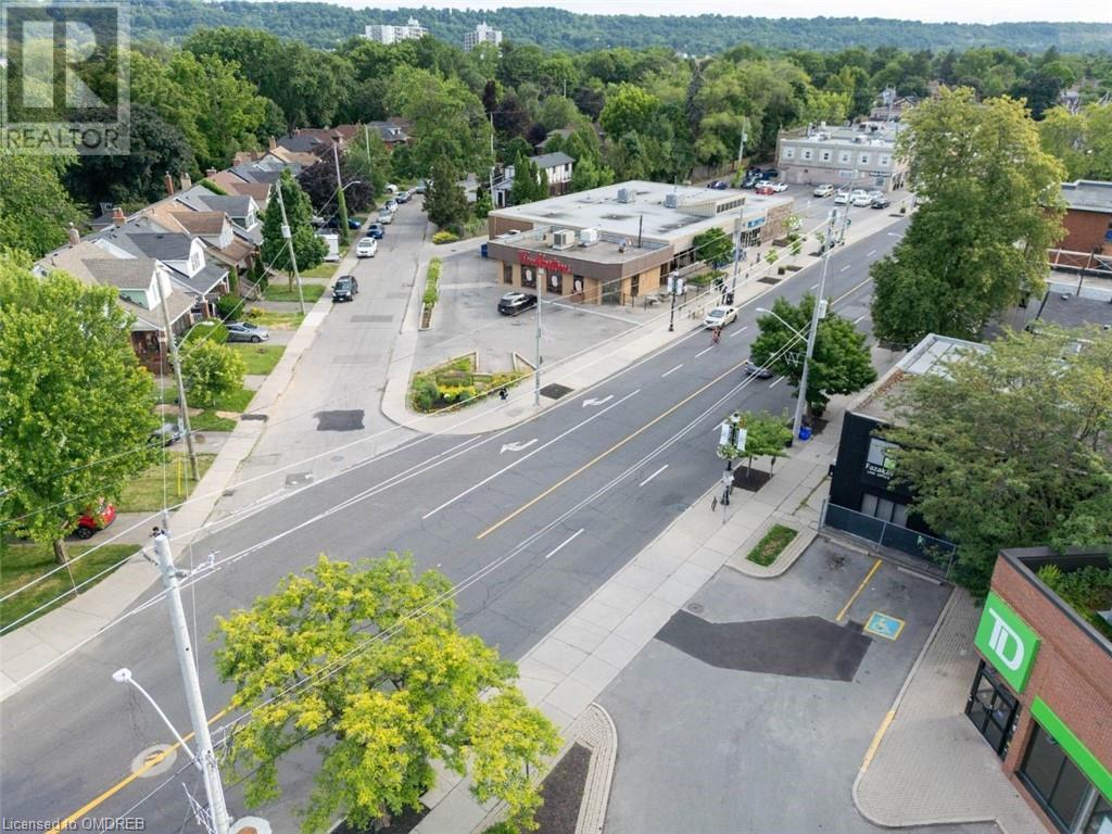 Image of property at 34 SOUTH OVAL