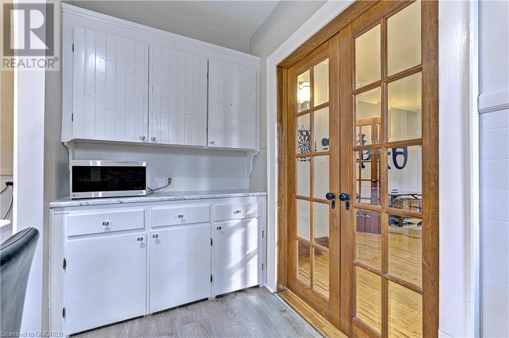 Image of property at 34 SOUTH OVAL