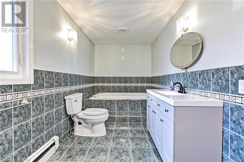 Image of property at 34 SOUTH OVAL