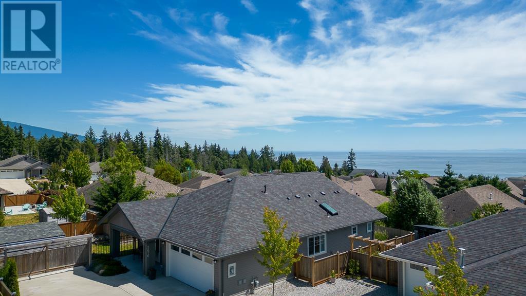 5676 Partridge Way, Sechelt, British Columbia  V7Z 0M4 - Photo 2 - R2904823