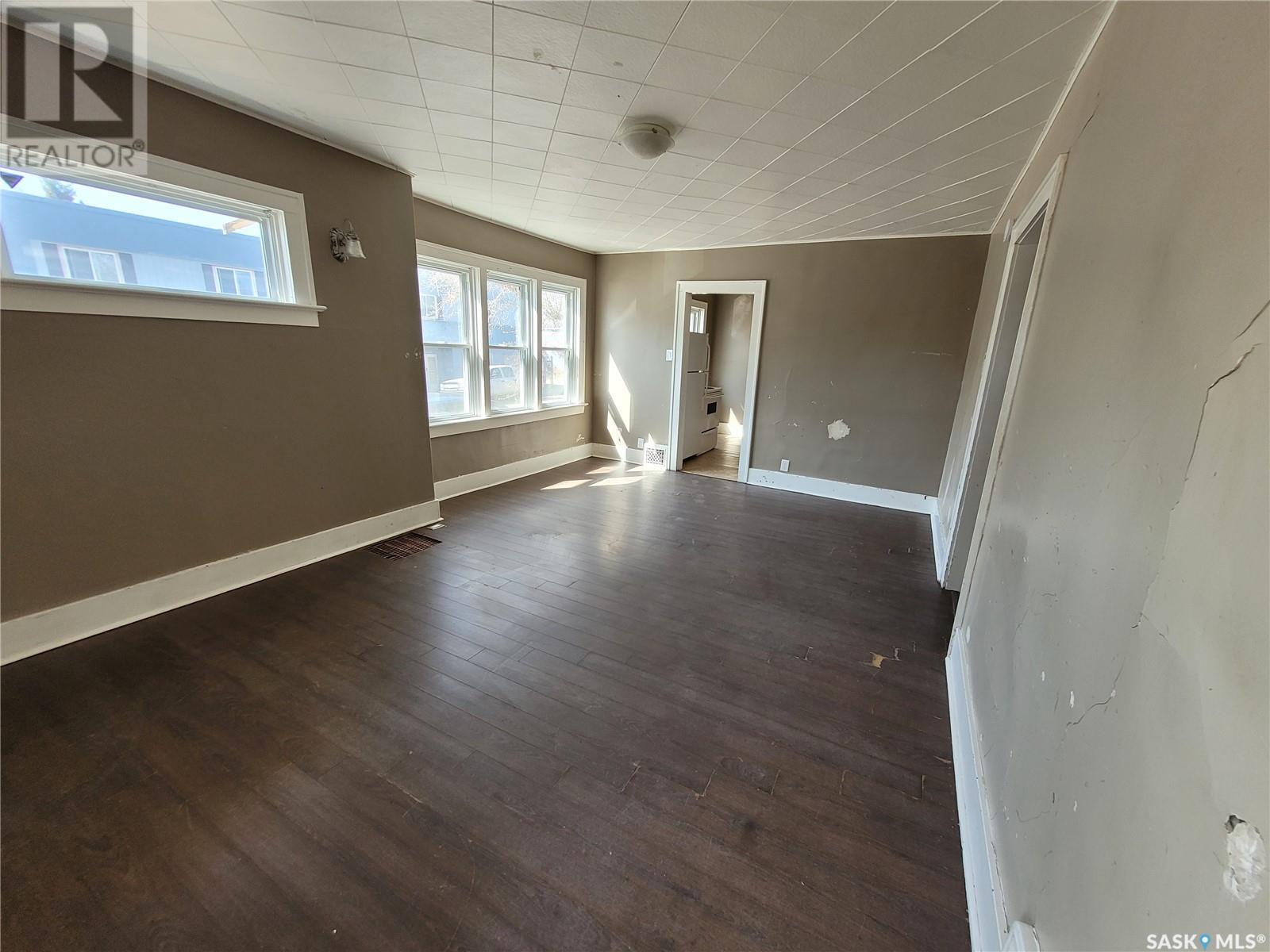 Property at 1078 Rae STREET image 3